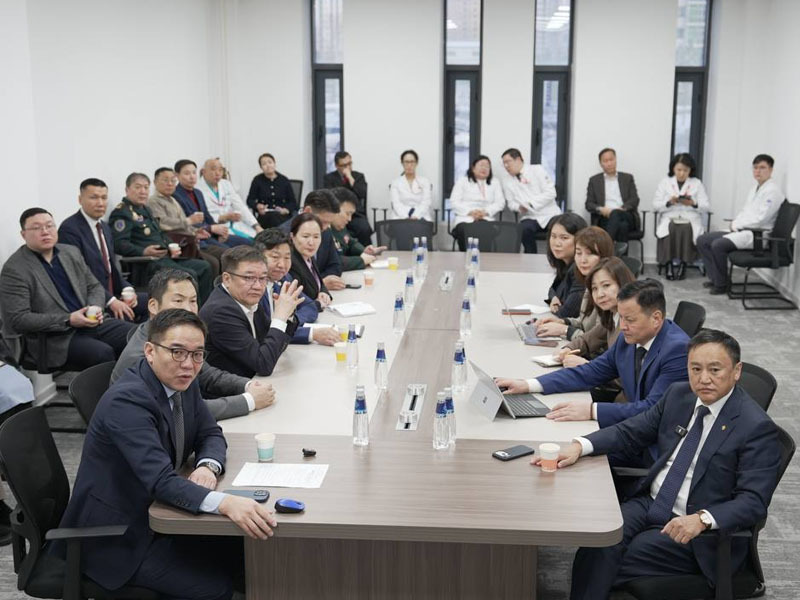 Эрүүл мэндийн сайд Ж.Чинбүрэн Япон, Монголын эмнэлэгт ажиллаж байна